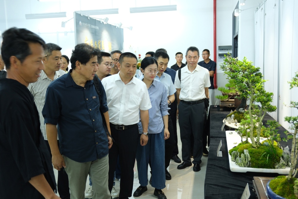 C:\Documents and Settings\Administrator\桌面\2026年学会\园林康养与盆景交流活动\照片\6.14 李树华教授讲座照片\微信图片_20260614141539_390_2.jpg